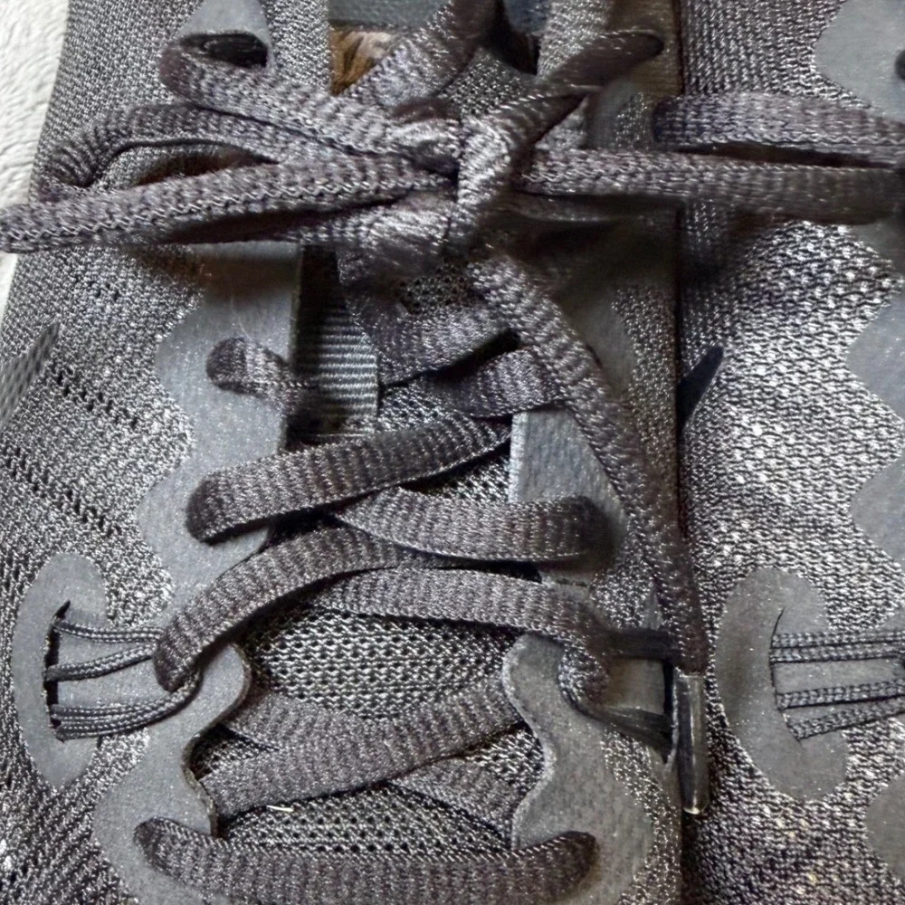 Nike Womens Size 8 In-Season TR 7 Triple Black Training Running Shoes Athletic
